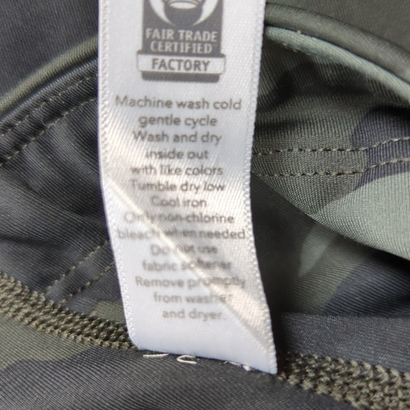 Athleta Ultimate 7/8 Tight - Picture 11 of 11